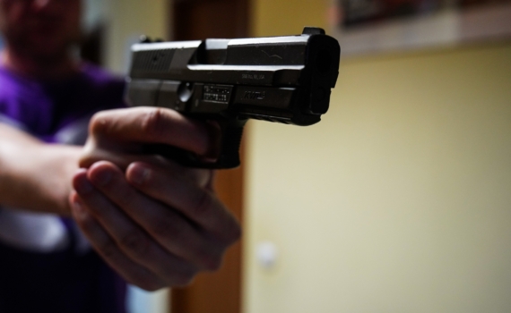 Пистолет и автомат изъявили у свадебных стрелков в Ингушетии Пистолет и автомат изъявили у свадебных стрелков в Ингушетии