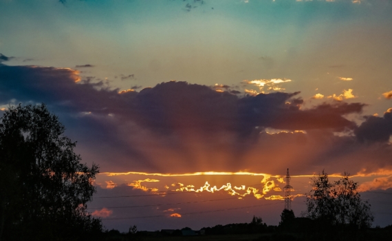 Парад планет 2025: 10 августа не пропусти — Венера и еще пять планет окажутся по одну сторону от Солнца