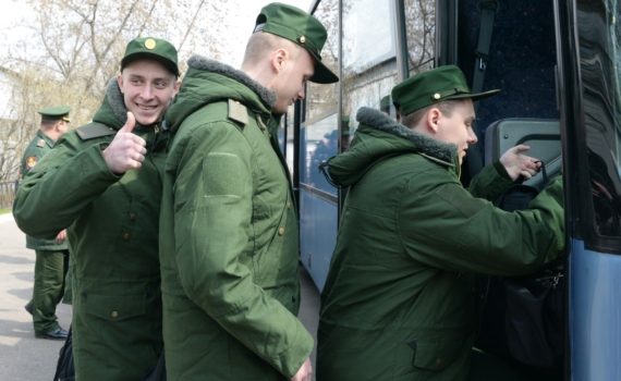 Электронные повестки и дата 1 октября - беспокоят военнообязанных россиян