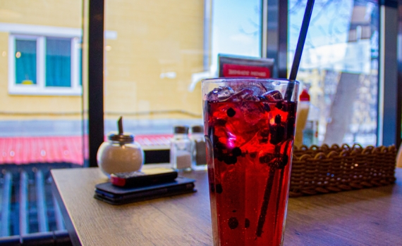 Интернет-продажа энергетиков - это теневая легализация их употребеления подростками