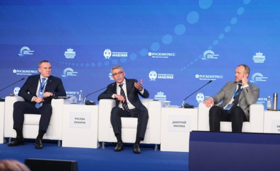 Дмитрий Миляев обратился к муниципальным служащим: Вы передний край! Дмитрий Миляев обратился к муниципальным служащим: Вы передний край!